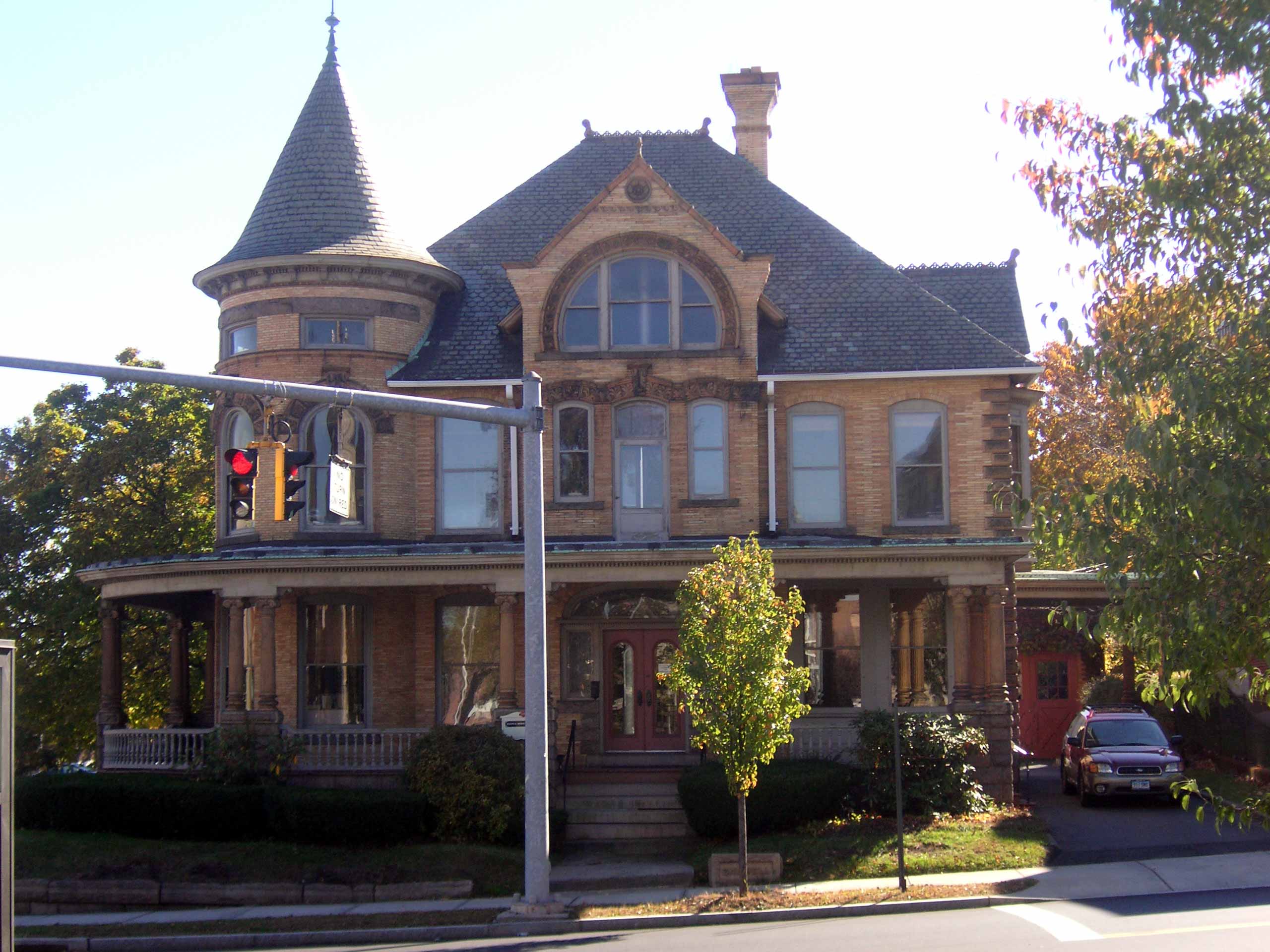 130WMweb.JPG (377758 bytes)
